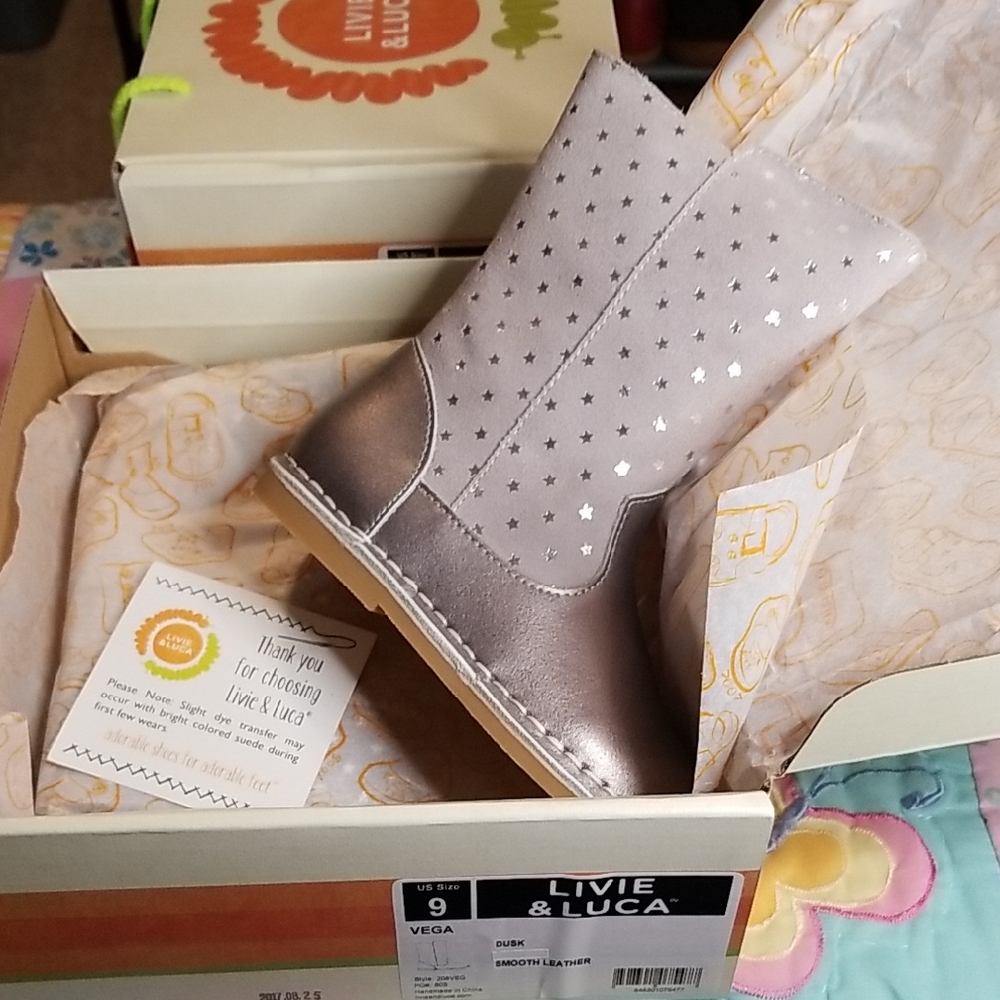 Livie & Luca Kids Leather Metallic Star Boots. Vega In Dusk. Size 8 New in Box